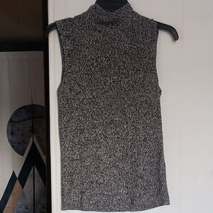 Chic Black and White Sleeveless Top